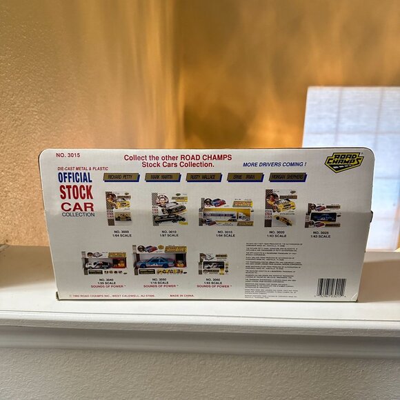 Ernie Irvan Team Transporter 1/64 Scale Die-Cast & Plastic Model - Picture 3 of 4